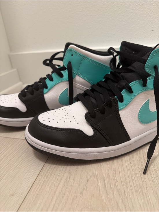 Jordan Other - Air Jordan 1 Mids Nike . Men’s. White Black Teal. Size 10.5